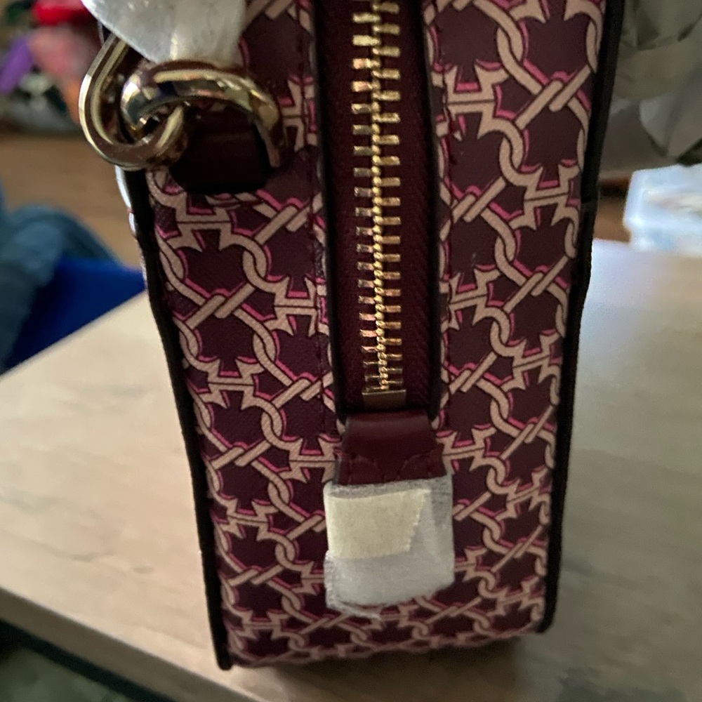 BRAND NEW: Kate Spade Burgundy, pink & cream patterned crossbody camera bag - Picture 4 of 12